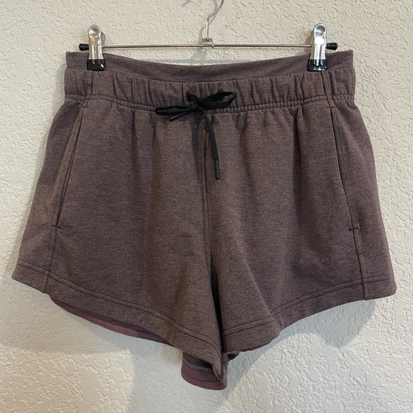 Lululemon Inner Glow Shorts 3” *Modal in Heathered Antique Bark - Size 6 - Picture 6 of 9